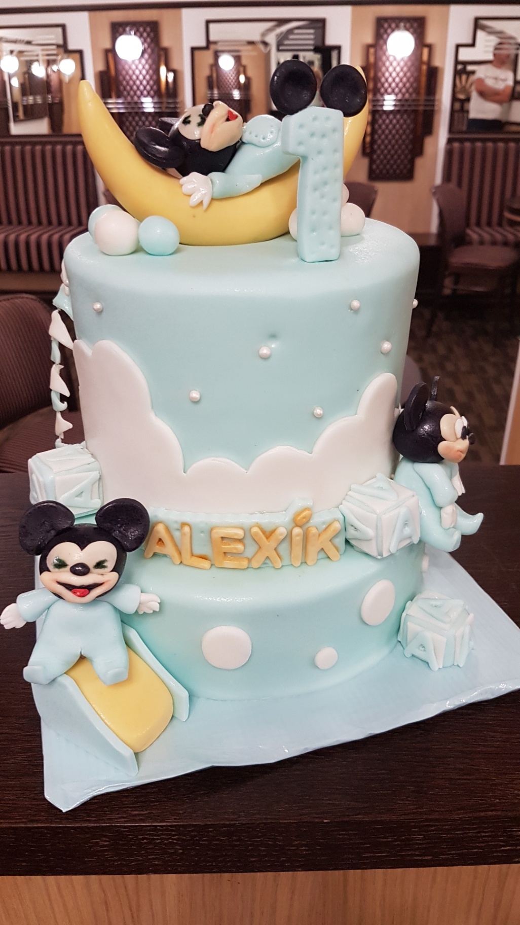 Modrý dětský dort Mickey Mouse s nápisem Alexík